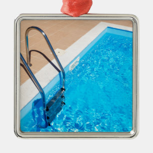Ornamento De Metal Piscina azul com escada