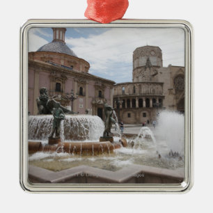 Ornamento De Metal Plaza De La Virgin e Basílica De Virgen