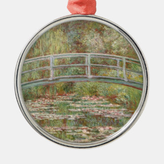 Ornamento De Metal Ponte Sobre uma Lagoa de Nenúfares