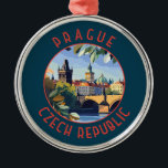 Ornamento De Metal Praga República Checa Círculo Retroalterado<br><div class="desc">Praga retro vetor viagem design. Praga,  capital da República Checa,  é bissecada pelo rio Vltava. Apelidado de "a cidade de cem aranhas",  é conhecido pela sua antiga praça municipal.</div>