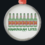 ORNAMENTO DE METAL PRESENTES ENGRAÇADOS DE CHANUKAH HANUKKAH LITES<br><div class="desc">DÊ ESTES PRESENTES DE HANUKKAH LITES A SEUS BEBEDORES QUE FAVORITOS O WHO APRECIA O HUMOR JUDAICO.</div>