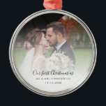 Ornamento De Metal Primeiro Natal como Sr. e Sra. Wedding Foto<br><div class="desc">Primeiro Natal Como Sr. e Sra. Casamento Fotos de Ornamento Metálico você pode adicionar facilmente sua foto favorita de casamento e detalhes clicando no botão "Personalizar"</div>