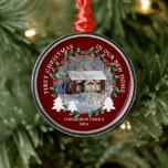Ornamento De Metal Primeiro Natal em nossa nova foto da Casa<br><div class="desc">O primeiro Natal em nosso novo Ornamento de Fotos em Casa. Adicione sua própria foto da sua nova casa,  adicione seus nomes,  texto e ano e crie um Enfeites de natal muito pessoal e exclusivo.</div>