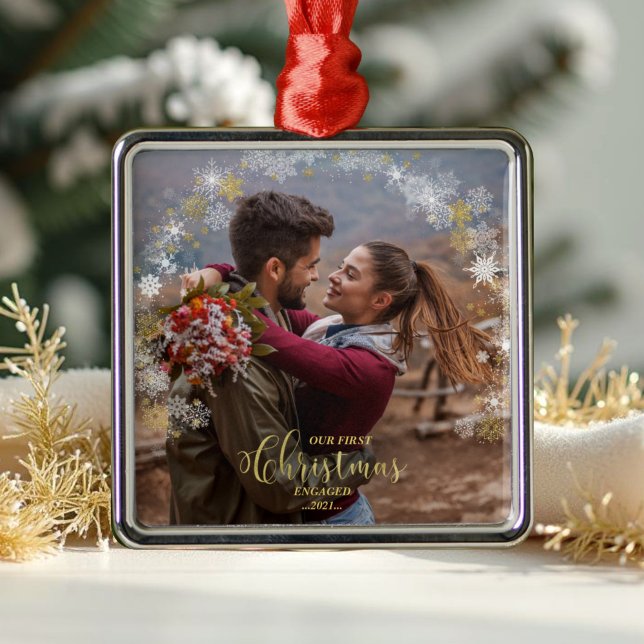 Ornamento De Metal Primeiro Noivado Engajado de Wreath de Natal (Criador carregado)