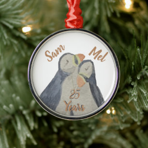Ornamento De Metal Puffins do aniversário de Natal bonito