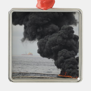 Ornamento De Metal Queimaduras de óleo concentrado coletadas