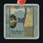 Ornamento De Metal Rua de Augustine Florida, Espanha Fort Poster<br><div class="desc">Santo Augustine Florida Fort Poster Este é um poster WPA vintage mostrando a Rua. Agostinho Espanhol da Flórida,  a certa altura chamado Fort Marion,  mas agora chamado Castillio de San Marcos. O forte é um parque nacional americano,  um famoso gráfico espanhol fort poster trabalho de arte.</div>