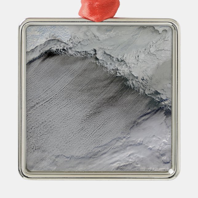 Ornamento De Metal Ruas marítimas de gelo e nuvens no Mar de Bering (Frente)