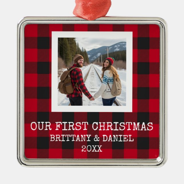 Ornamento De Metal Rustic Buffalo Plaid First Christmas (Frente)