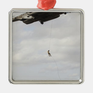 Ornamento De Metal Salário da Força Aérea dirigindo um dispositivo de