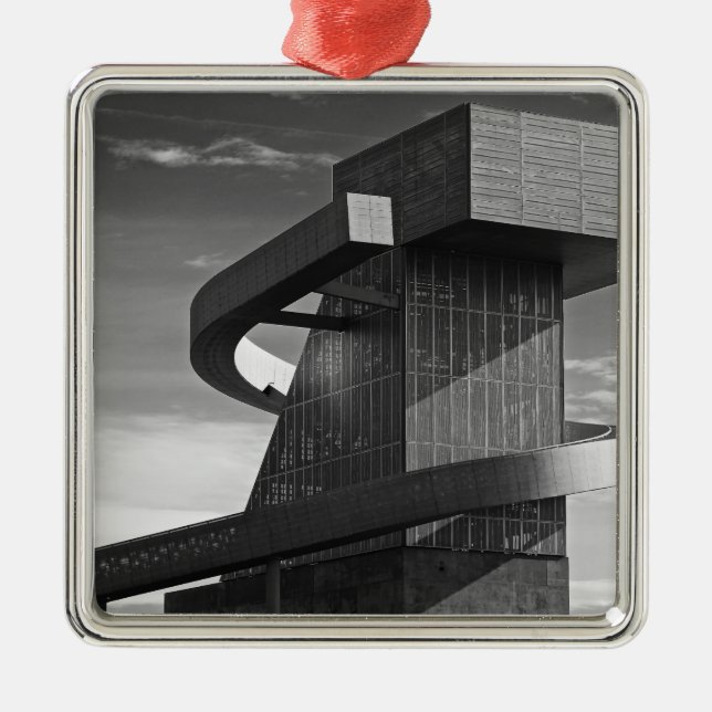 Ornamento De Metal Segundo grau central, 2017 (Frente)