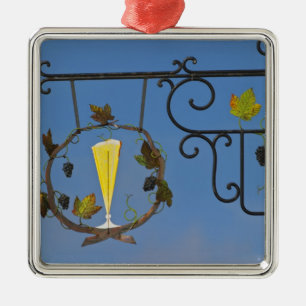 Ornamento De Metal Sinal de ferro em formas que ilustra o tema