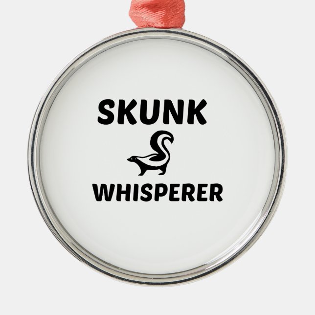 ORNAMENTO DE METAL SKUNK WHISPERER (Frente)