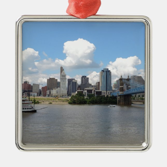 Ornamento De Metal Skyline de Cincinnati, Ohio com o Rio Ohio (Frente)