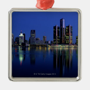 Ornamento De Metal Skyline de Detroit na noite