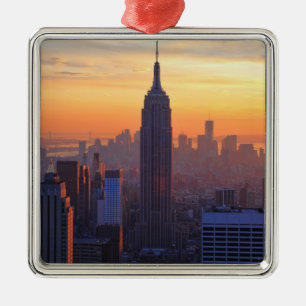 Ornamento De Metal Skyline de NYC: Por do sol da laranja do Empire