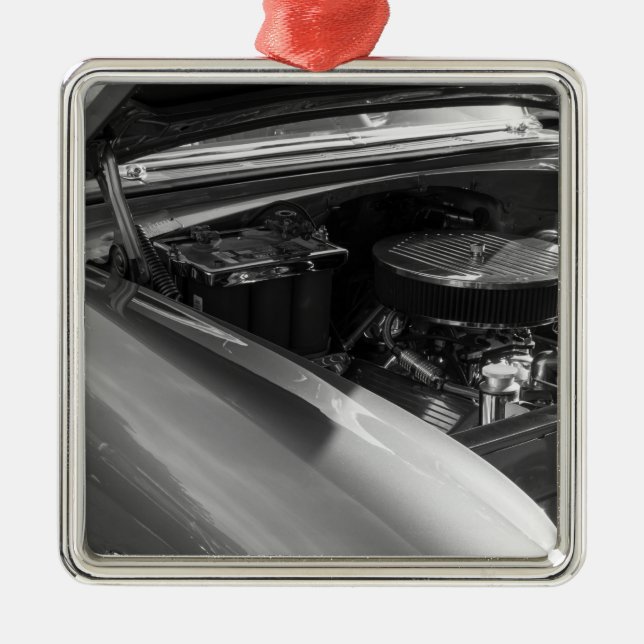 Ornamento De Metal Sob O Capuchinho (Frente)