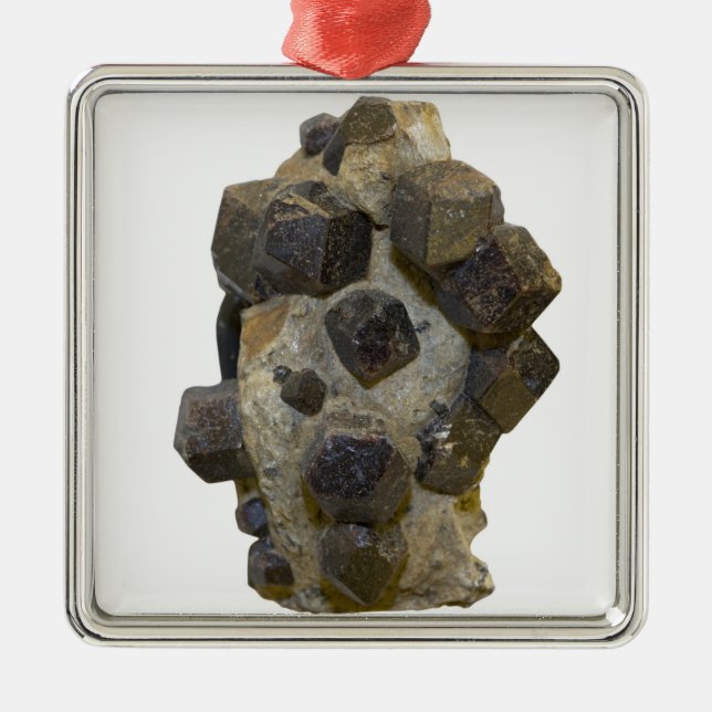 Ornamento De Metal Spessartite na matriz (Frente)