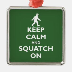 Ornamento De Metal Squatch sobre