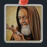 Ornamento De Metal St. Padre Pio com crucifixo<br><div class="desc">Imagem bonita do padre Pio do St. que olha em cima do crucifixo.</div>