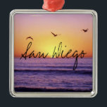 Ornamento De Metal Sunset de San Diego Beach<br><div class="desc">Ornamento Bonito com uma fotografia de um pôr do sol numa praia no condado de San Diego,  Califórnia. Você pode personalizar a frase da cidade "San Diego".</div>