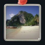 Ornamento De Metal Tailândia, Andaman Sea, Ko Phi Island, Beach<br><div class="desc">COPYRIGHT Gavriel Jecan / DanitaDelimont.com| AS36 GJE0031.jpg| Tailândia,  Mar de Andaman,  Ilha de Ko Phi,  Paisagem de praia.</div>