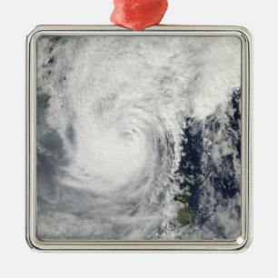 Ornamento De Metal Tufão Megi 3