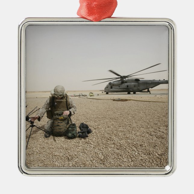 Ornamento De Metal Um operador de rádio de campo (Frente)