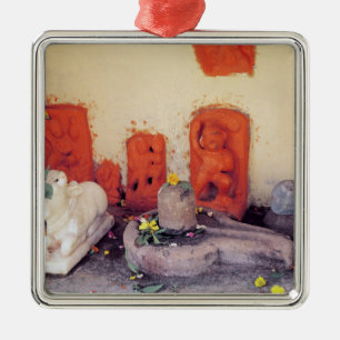 Ornamento De Metal Um santuário de uma capela no Ganges