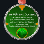 Ornamento De Metal Um Velho Irlandês Benchando Shamrock<br><div class="desc">Elegante, única joia celta de ouro com uma pedra esmeralda e uma pedra de xamrock com uma antiga dentro de oração irlandesa para o Santo do Dia do Paddy (, Rua. Patty ). Gemstones tridimensionais vibrantes e modelagem design, 3D muito precisa e renderização por parte da Búlgara Lumini (c).Parte da...</div>