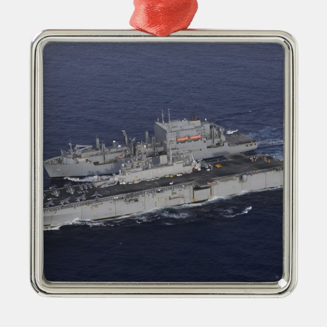 Ornamento De Metal USS Kearsarge (Frente)