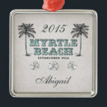 Ornamento De Metal Vintage Myrtle Beach Carolina do Sul Personalizada<br><div class="desc">Vintage Victorian Myrtle Beach Carolina do Sul Estabeleceu o Enfeites de natal de 1938. Personalize com um nome e ano. ~</div>