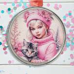 Ornamento De Metal Vintage Pink Little Girl Christmas<br><div class="desc">Bonito menina vintage segurando uma gatinha de cinza retro Enfeites de natal de vibração nostálgica para aqueles que gostam de um Natal antiquado.</div>