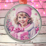 Ornamento De Metal Vintage Pink Little Girl Christmas<br><div class="desc">Bonito vintaginha no chapéu de inverno segurando uma caixa de presentes rosa retro-nostálgica Enfeites de natal de vibração para aqueles que gostam de um Natal antiquado.</div>