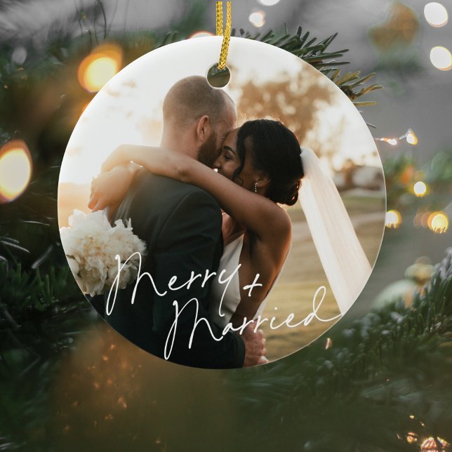 Ornamento de Natal Novo no Script Moderno (Newly Wed Christmas Ornament)