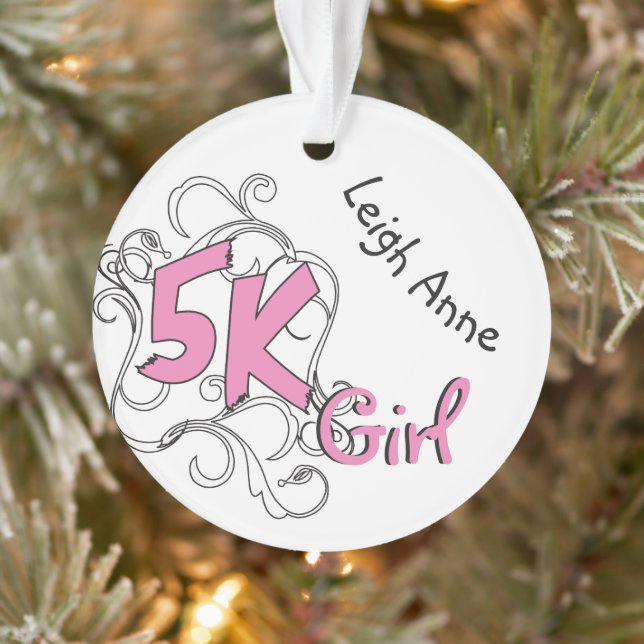 Ornamento Desenho frontal personalizado de menina de 5k rosa (Árvore)