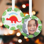 Ornamento Dinossauro Vermelho Stegossauro Foto Keepsasasasau<br><div class="desc">O Enfeites de natal de Keepsasasaket Tropical de Stegosaurus Vermelho Dinossauro * Coordenando produtos estará disponível em nosso compro. Entre em contato conosco se precisar deste design aplicado a um produto específico para criar seu próprio item de correspondência exclusivo! Muito obrigado por ter visto um DoodleLulu até 2 de junho,...</div>
