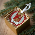 Ornamento Dourado Arco Vermelho e Branco Padrões do Cachorro<br><div class="desc">Ornamento de fotos festivas e divertidas. Nosso design apresenta um fundo de padrão de espiral branco e vermelho. **Observe que a cor de fundo pode ser alterada para qualquer cor ** Personalize com a foto e o nome do seu animal de estimação colocados no osso branco concluído. Um belo arco...</div>