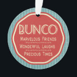 Ornamento Emblema do vintage de Bunco<br><div class="desc">Ornamento de Bunco do design da arte gráfica do estilo do vintage. Caracteriza um fundo listrado à moda com um emblema da bandeira. O texto lê: Bunco, amigos maravilhosos, risos maravilhosos e épocas preciosas. O ornamento de Bunco pode ser usado como um prêmio de Bunco ou um prêmio de Bunco....</div>