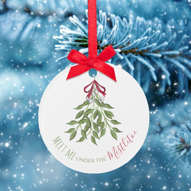 Ornamento Feliz de Natal Mistletoe Cute Whimsical (Merry Christmas mistletoe cute whimsical typography ornament.)