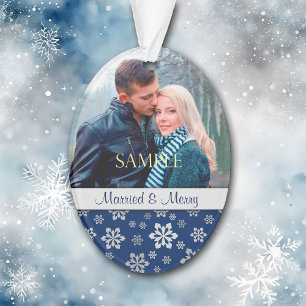 Ornamento Floco de neve de prata azul casado e feliz Natal