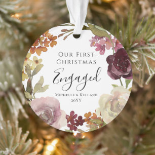 Ornamento Floral Engajado no Primeiro Natal