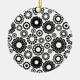 Ornamento floral preto e branco