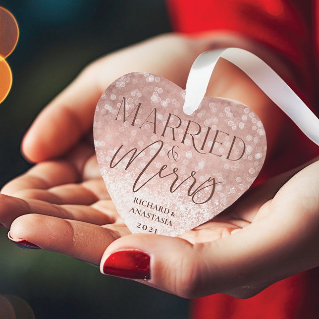 Ornamento Foto das Luzes de Inverso Douradas da Rosa casada  (Married & Merry Rose Gold Twinkling Lights Photo Ornament)