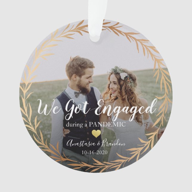 Ornamento Foto Dourada Envolvida Durante o Natal Pandêmico (Frente)