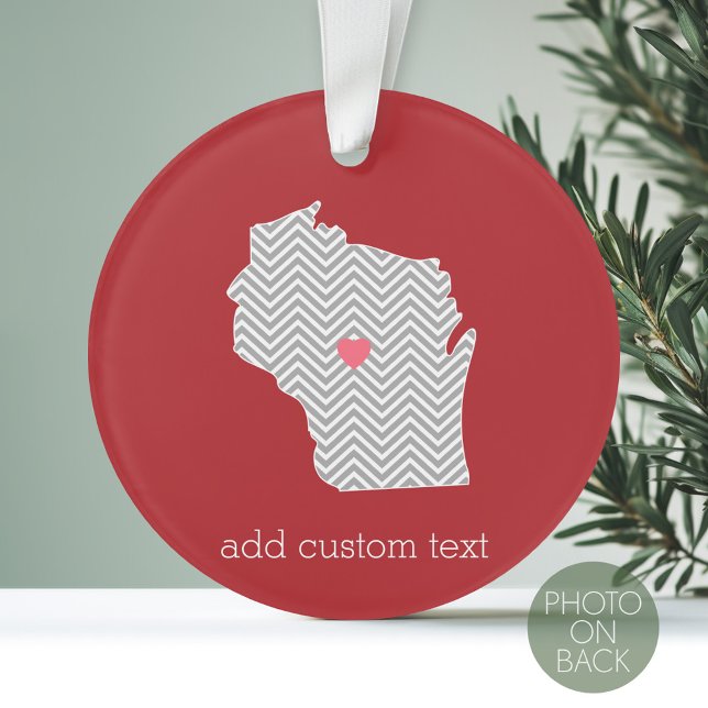 Ornamento Mapa do Estado de Wisconsin com Coração Vermelho P (Personalized Photo Ornament with a State Design on the Front and Photo on the Back)