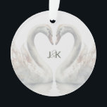 Ornamento Monograma do Casal de Casamento Romântico Swans<br><div class="desc">Os cisnes adoram este ornamento monográfico casal de casamento oferecendo uma estética romântica. Excelente para ocasiões especiais. Basta adicionar os monogramas do casal. Também faz um presente de excelente. Use a modelo para criar seu próprio ornamento romântico de monograma de swan.</div>