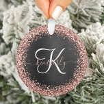Ornamento Monograma do Sparkle preto com brilho Dourado com<br><div class="desc">Personalize facilmente este design de ornamento elegante,  de tendência,  com brilho bonito de ouro brilhante rosa em um fundo metálico escovado preto.</div>