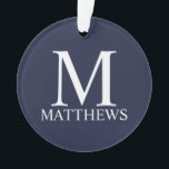 Ornamento Monograma e Nome Personalizados Azul-marinho<br><div class="desc">Monograma personalizado e Dif de nome apresentam monograma personalizado e nome no estilo de fonte de serif clássica em fundo azul marinho. Perfeito para feriado,  reagrupamento familiar e quaisquer ocasiões especiais.</div>