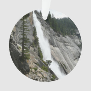 Ornamento Nevada Falls no Parque Nacional de Yosemite
